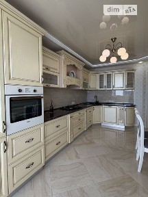Продаж 3к квартири 140 кв. м на вул. Угорницька • ID 35018062