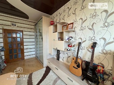 Продаж 3к квартири 75.6 кв. м на вул. Мостова 2 • ID 35015194