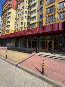 Продаж фасадного приміщення з ремонтом! Топ локація!