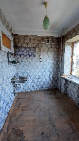 Метро Васильківська 1 к. кв. біля парку