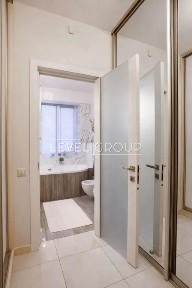 Продам 1к квартиру з ремонтом Лаврська, 8 Арсенальна