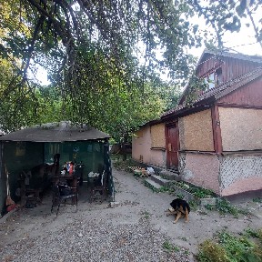 Будинок подобово. Центр. 6-8 людей. Окремий двір. Мангал.