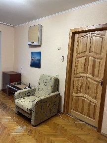 Здаю свою однокімнатну / двухкімнатну квартиру по вул. Прирічна, 5 (метро Мінська). Вільна до заселення. Власник. Без комісії. Актуально на 08.10.2026