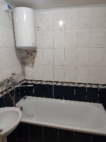 Погодинно подобово 2 кімнатна. Неподалік від центру
