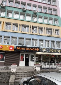 Перший поверх. Фасад. 150кв. м Будинок побуту «Мрія» р-н 14шк вул. Мазепи 1
