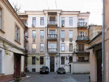 Продаж офісного приміщення 67.4 кв. м. на 0 поверсі на вул. Маразліївська 3, чотириповерхова будівля • ID 35019313