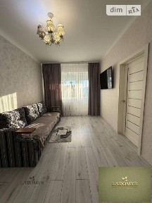 Продаж 3к квартири 43 кв. м на вул. Робітнича • ID 35020512