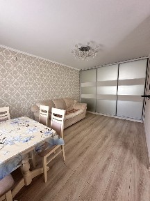 Здаю трикімнатну квартиру в Очакові