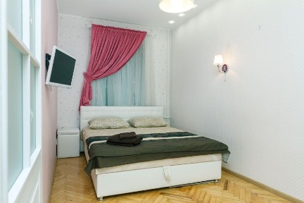 Подобово 2к апартаменти, Палац спорту, Гулівер. Госпітальна, 2