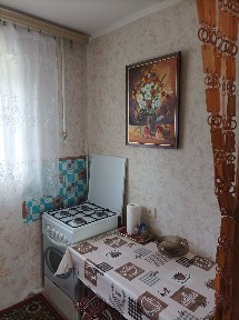 Здається двох кімнатний будинок.
