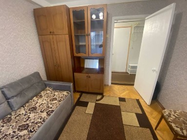 Оренда 2к квартири по вул Петропавлівській, 12, Куренівка