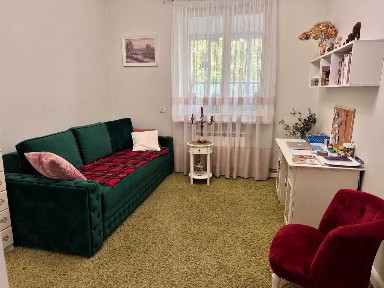 Продаж. Центр! Площа! 1-й поверх 4 окремі кімнати. Меблі. Техніка.