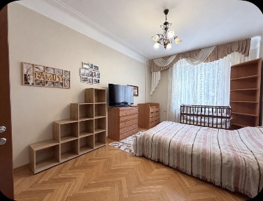 Продаж 2-к квартири, 62м2. Солом'янський р-н. вул. Антонова, Севастопольська площа