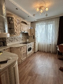 Продам 2ком квартиру на Коммунаре