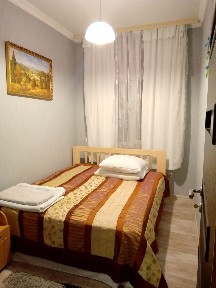ВІЛЬНО 11.10 Власник вул Річки. Двокімнатна квартира з кухнею, центр