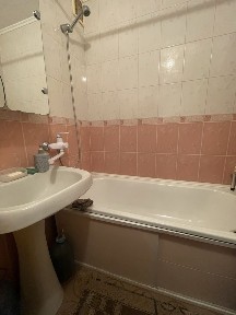 Продаж 2 чешки проспект Центральний!