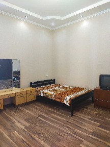 СВОЯ! Отличная цена! Квартира с капремонтом, свое газ. отопление, Дерибасовская в 5 мин., высокие потолки.