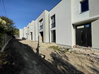 ПРОСТОРИЙ КОТЕДЖ З ГАРАЖЕМ У ЛЬВОВІ | Без комісії | Шевченка, 175 | $115 000