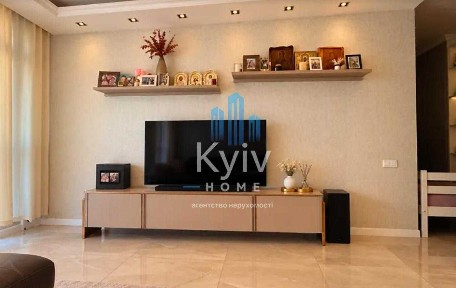 Продаж квартири ЖК Зарічний 2 повер 78м2 біля метро