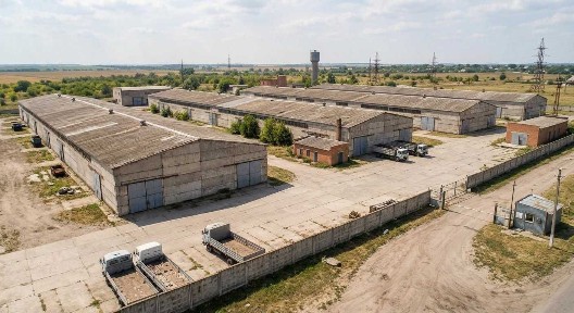 Майновий Комплекс 16 350 м² (склади/виробництво) на 10,5 га (Київська обл. )