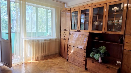 Продам 2к квартиру біля парку Відрадний. Держпрограми. Без комісії