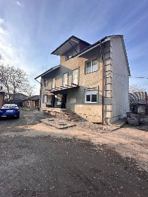 Продам окреме приміщення у центрі Дубна + 3 сотки | БЕЗ КОМІСІЇ