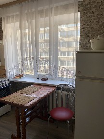 оренда Л. Украинки 28 2 кім. М. Печерська 3хвилини пішкі