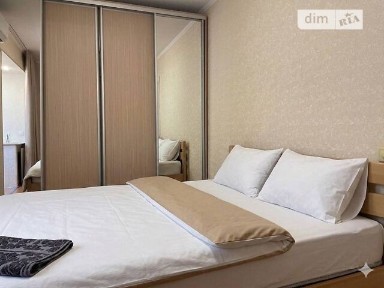 Здам подобово 2к квартиру на вул. Севастопольська 26, кв. 74 • ID 35024201