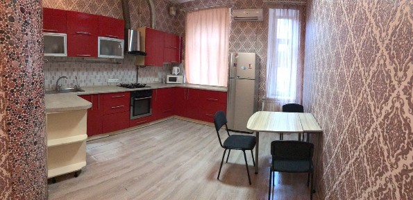 Морской центр-улица Пироговская. Квартира 4 спальни. Проживание/Бизнес.