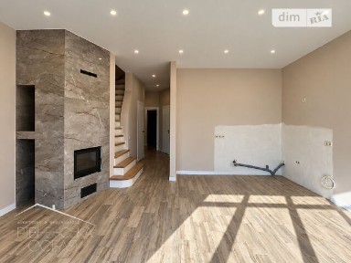 Продаж 2 поверхового таунхауса з ділянкою на 2 сотки, 107 кв. м, 3 кімнати, на мас. Київський • ID 35025036