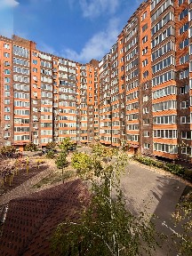 Продаж 1-кімнатної квартири 61 м², Мостобудівельників вул., 18