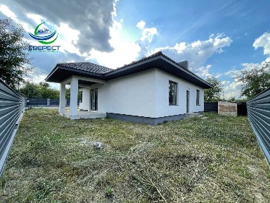 Сучасний будинок 105 м2 з підведеним газом