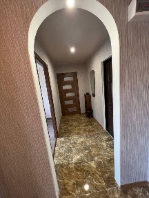 Продам 2-кімнатну квартиру. АГО. 10 мкр-н. Кінотеатр Мир.