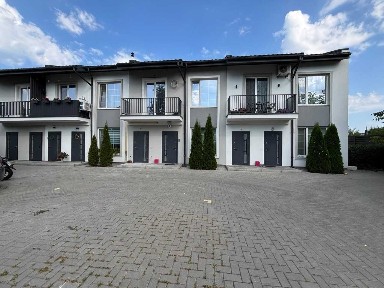 Продам будинок з парко місцем, ремонтом 70%, закрита територія.