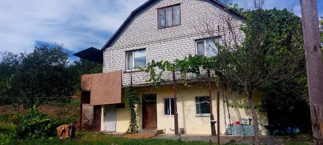 Здаю частину в 2 пов. будинку м. Звягель