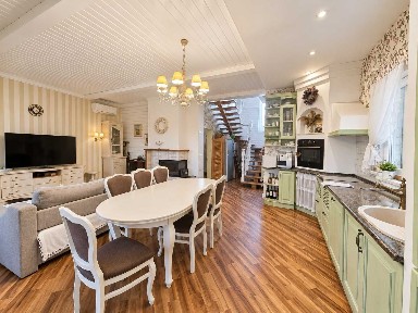 Продаж 2 поверхового будинку. 4 кімнати. 160 м2 25 сот. + Басейн. Євроремонт №22671