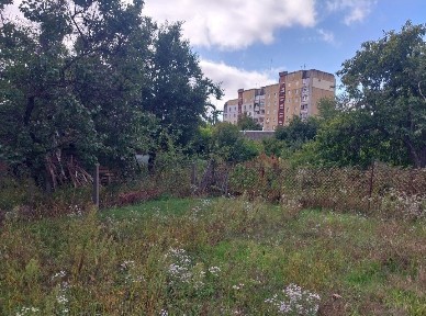 Продається пів будинку, центр, вул. Терентія Кореня (Челюскінців) усі комунікації!