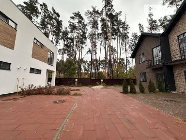 Продаж 2 поверхового дуплекса з ділянкою на 2.5 сотки, 120 кв. м, 4 кімнати, на вул. Івана Карпенко-Карого • ID 35029984