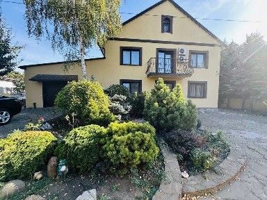Продаж будинку 618 м²