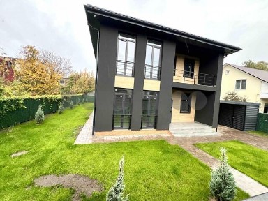 Продаж 2 поверхового будинку з ділянкою на 6 соток, 140 кв. м, 5 кімнат, на вул. Садова • ID 35032891