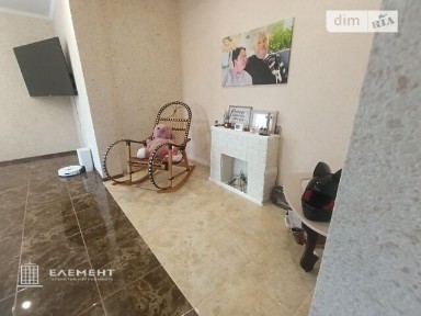 Продаж 2 поверхового будинку з верандою і ділянкою на 52 сотки, 139.2 кв. м, 3 кімнати, на вул. Миру • ID 35011259