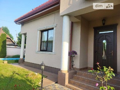 Продаж 2 поверхового будинку з ділянкою на 5 соток, 298 кв. м, 6 кімнат, на вул. Мала 3 • ID 34966826