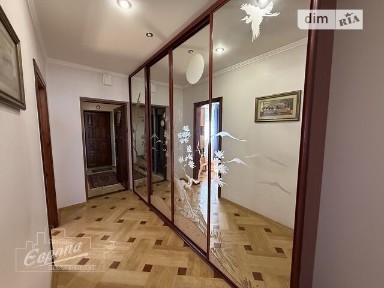 Продаж 2 поверхового будинку з ділянкою на 8 соток, 325 кв. м, 6 кімнат, на вул. Яблунева • ID 34886001