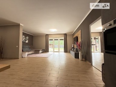 Продаж 1 поверхового будинку з ділянкою на 10 соток, 131 кв. м, 3 кімнати, на вул. Салютна • ID 34882085