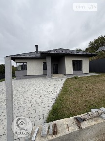 Продаж 1 поверхового будинку з ділянкою на 7.5 сотки, 90 кв. м, 1 кімната, на вул. Залізнична 2/4 • ID 34878387