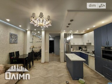 Продаж 2 поверхового будинку з ділянкою на 7 соток, 200 кв. м, 5 кімнат, на вул. Зелена • ID 34733991