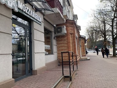 Здається комерційне приміщення на вул. Соборна 69, площа 60 кв. м • ID 35033366
