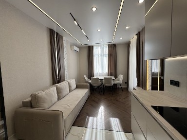 Продажа 2-комн. квартиры с дизайнерским ремонтом, 60 Жемчужина, Кадор Сити, Краснова