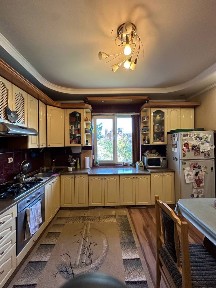 Продаж ДВОРІВНЕВОЇ квартири біля парку Шевченка