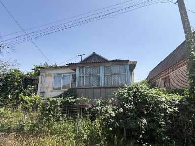 Продається будинок в центрально міському районі.